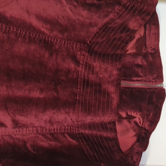 Torrid Wine Ruby Red Velvet Moto Jacket 1X 14/16 EUC - Picture 11 of 16